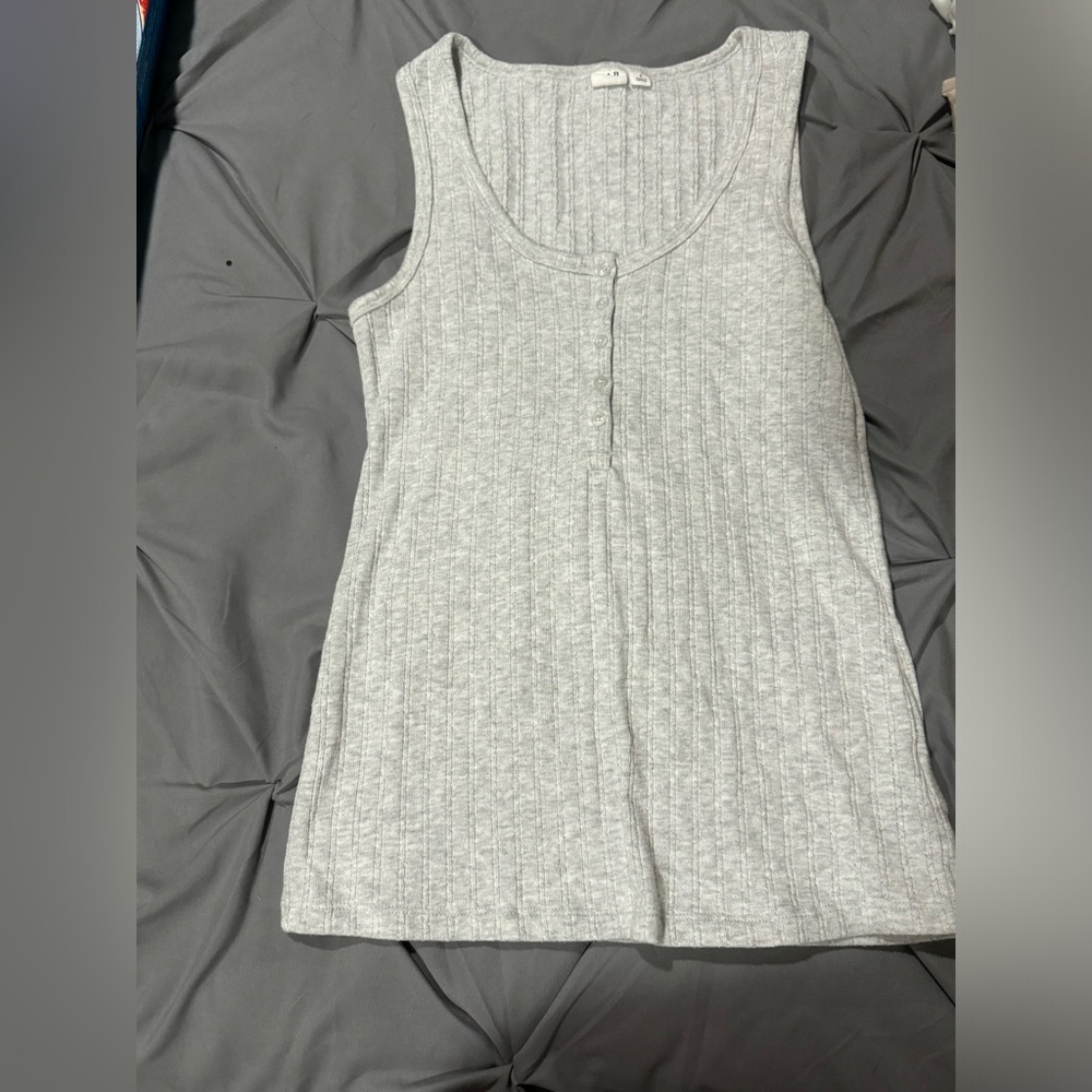 Small Tank Top Bundle 3 Items - image 3